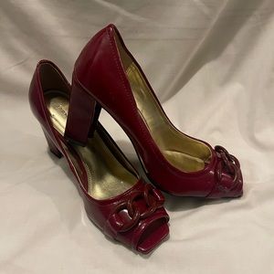 Etienne Aigner , size 7.5 , burgundy